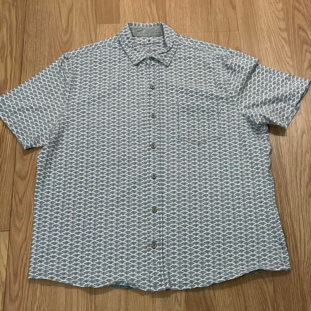 Tailor Vintage Men’s Large Fish Scale Short Sleeve Button Down Shirt Gray Casual